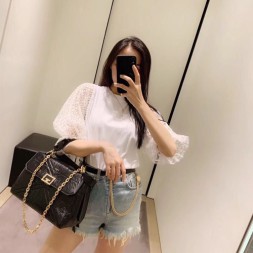 지방시 크랙클 가죽 미디엄 ID 백 BB051 블랙 금장