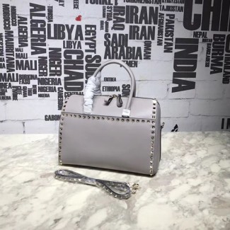 발렌티노 락스터드 탑핸들백 NW0P0272 그레이