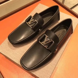 루이비통 남성용 신상 로퍼 1A37ZU 블랙