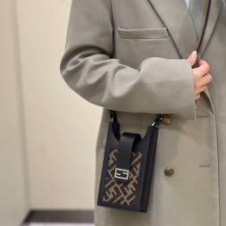 펜디 폰 케이스 FD8368 블랙