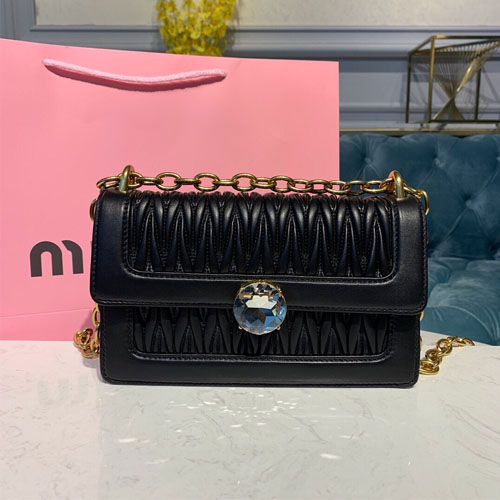 미우미우 신상 솔리테어 마테라세  숄더백 5BD130 블랙