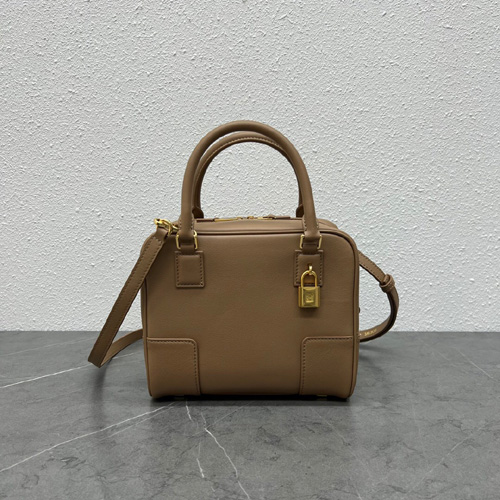 로에베 아마조나 19 스퀘어백 11900-2