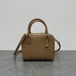 로에베 아마조나 19 스퀘어백 11900-2