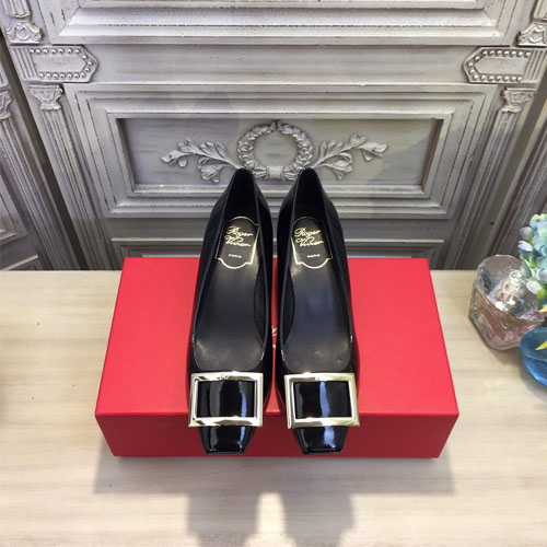 로저비비에 신상 펌프스 RV5477 에나멜 블랙