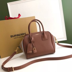 버버리 스몰 가죽 큐브 백 80159141 멀티