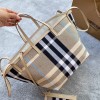 버버리 신상 비치 토트백 80431041-2