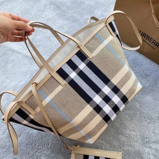 버버리 신상 비치 토트백 80431041-2
