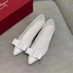 페레가모 신상 로퍼 F38089 화이트