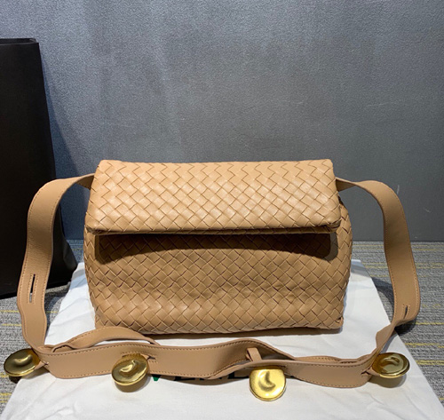 보테가 폴드오버 크로스백 640730 누드