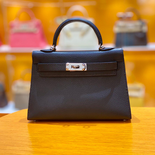에르메스 켈리 포쉐트백 (올수공 19cm) HM0019-9 블랙 양가죽 은장