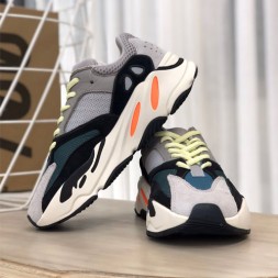 아디다스 남여공용 이지부스트 700 18128-4