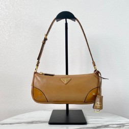 프라다 리에디션 리나일론 브러쉬드 가죽 숄더백 1BC201 브라운