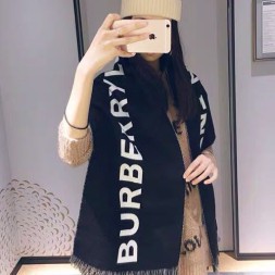 버버리 신상 스카프 BB3626
