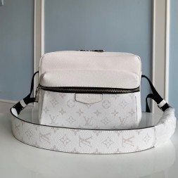 루이비통 아웃도어 메신저 화이트 M30873