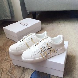 발렌티노 락스터드 남여공용 신상 스니커즈 NW50036 화이트