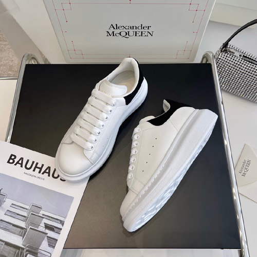 알렉산더 맥퀸  남여공용 스니커즈  586434-34