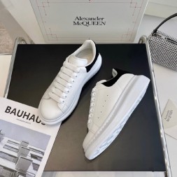 알렉산더 맥퀸  남여공용 스니커즈  586434-34