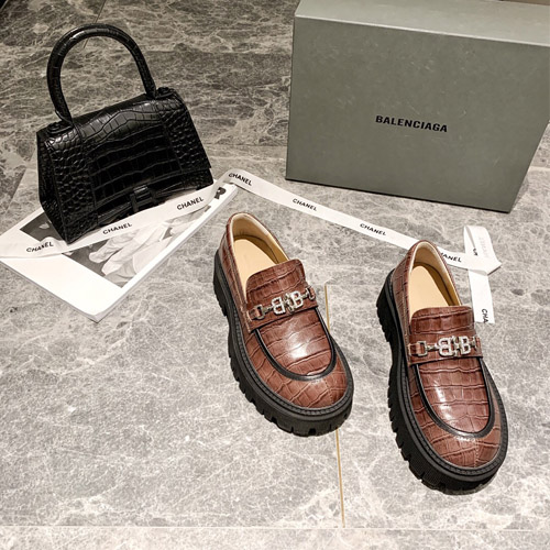 발렌시아가 신상 로퍼 604901 브라운