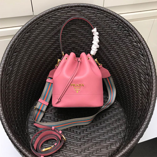 프라다 신상 가죽 버킷백 1BE018 핑크