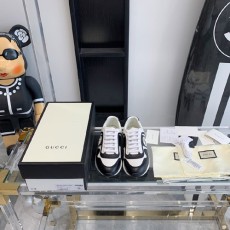 구찌 남여공용  스니커즈  670425-3