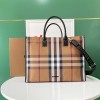 버버리 남여공용 레더 토트 80529841