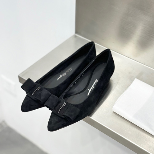 페레가모 여성 펌프스 F38136