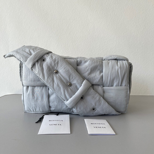 보테가 패딩 테크 카세트 백 628951 그레이