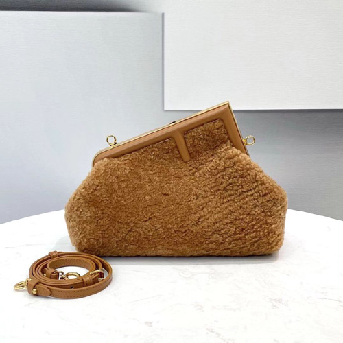 펜디 퍼스트 스몰 클러치백 숄더백 8BP129 카멜