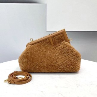 펜디 퍼스트 스몰 클러치백 숄더백 8BP129 카멜