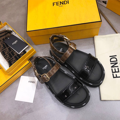 펜디 신상 샌들 FD46085 블랙