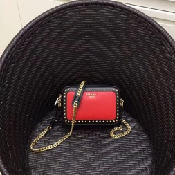 프라다 다이어그램 숄더백 1BH103 레드