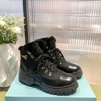 프라다 여성용 앵글부츠 F0822 블랙