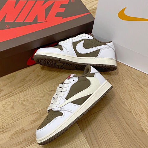 나이키 에어조던 1 레트로 로우 x 트레비스스캇  NK1103-3