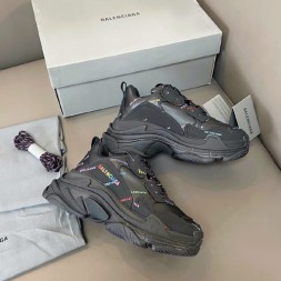 발렌시아가 남여공용 신상 트리플S 604900-31