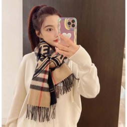 버버리 신상 스카프 BB3660