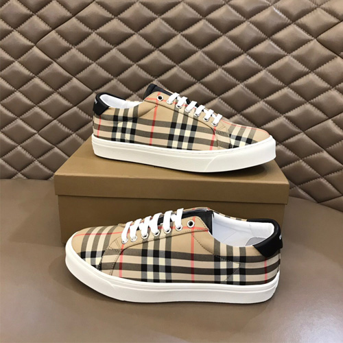 버버리 남성용 스니커즈 B96472