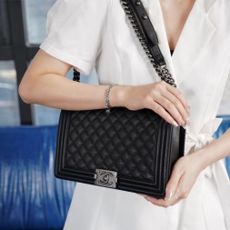  샤넬 캐비어 라지 보이백 A67087 블랙 은장