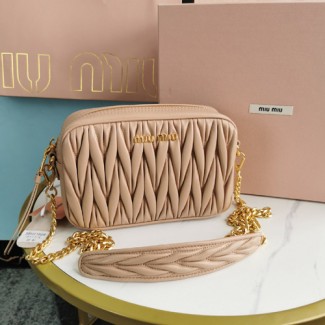 미우미우 마테라쎄 카메라백 5BH118-3