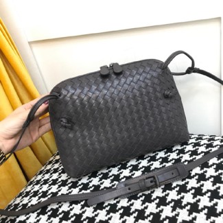 보테가 필로우 미디움 숄더백 V7700 그레이