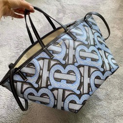 버버리 신상 비치 토트백 80431041-3