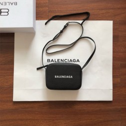 발렌시아가 에브리데이 카메라 백 XS 552372 블랙