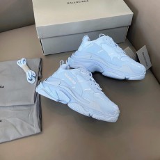 발렌시아가 남여공용 신상 트리플S 604900-27