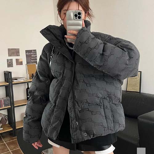 발렌시아가  남여공용 패딩  528769-2