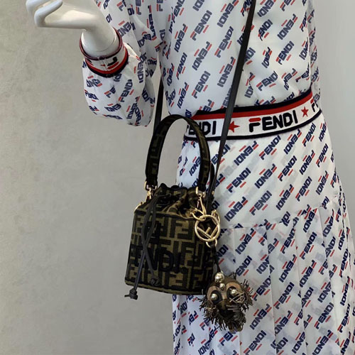 펜디 몽트레저 버킷백 70F659