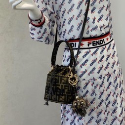 펜디 몽트레저 버킷백 70F659