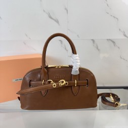 미우미우 아방뛰르 나파 가죽 탑 핸들백 5BB168-2