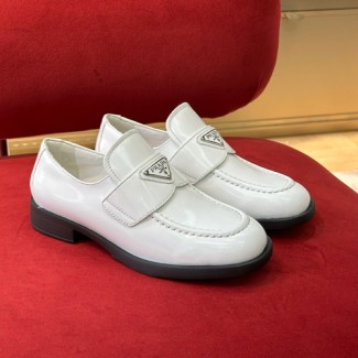 프라다 여성용 로퍼 F0878 화이트 무광