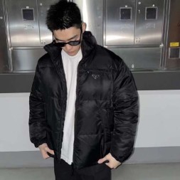 프라다 남여공용 패딩 3A530