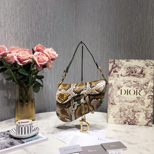 디올 스네이크 가죽 새들백 M0446