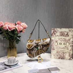 디올 스네이크 가죽 새들백 M0446